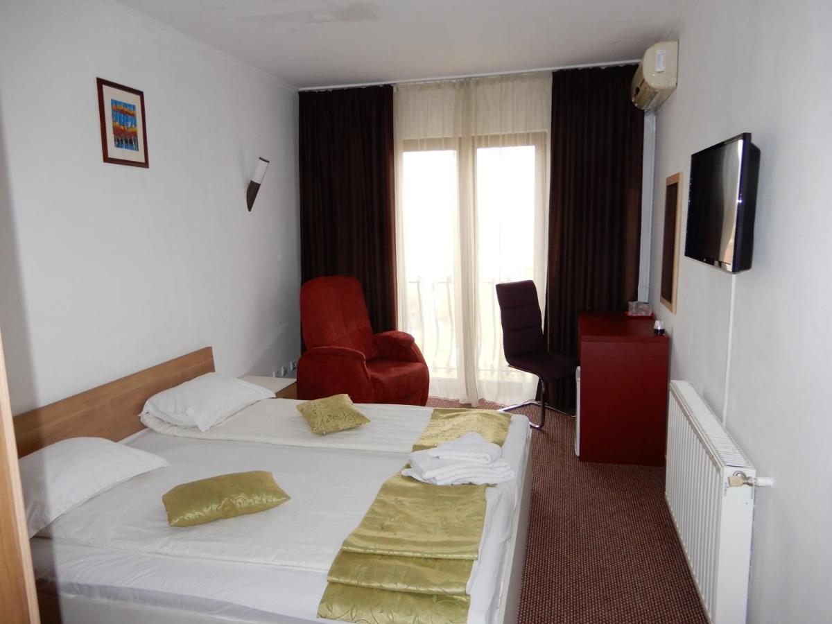 Rhc Royal Hotel Орадя Экстерьер фото