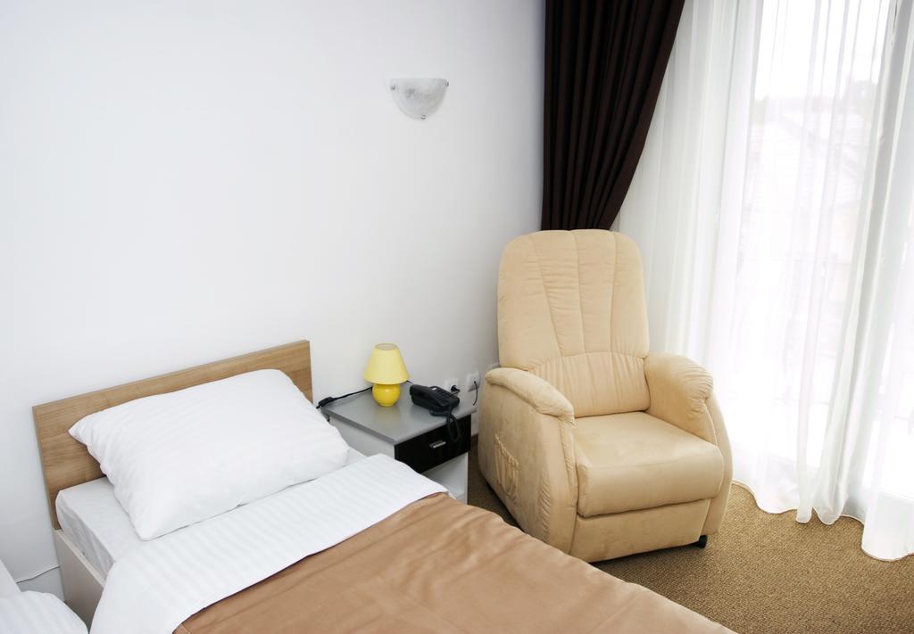 Rhc Royal Hotel Орадя Номер фото