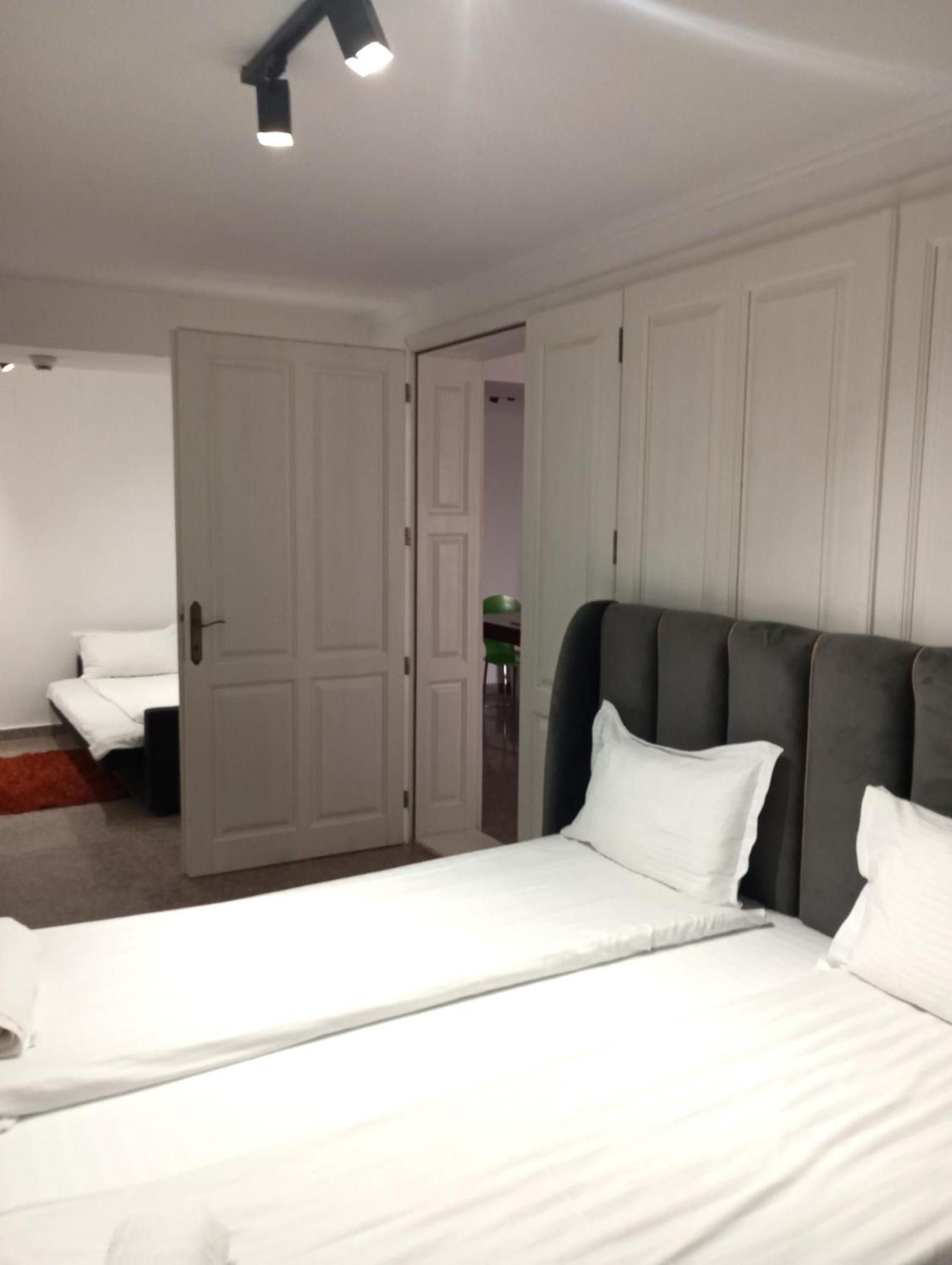 Rhc Royal Hotel Орадя Экстерьер фото