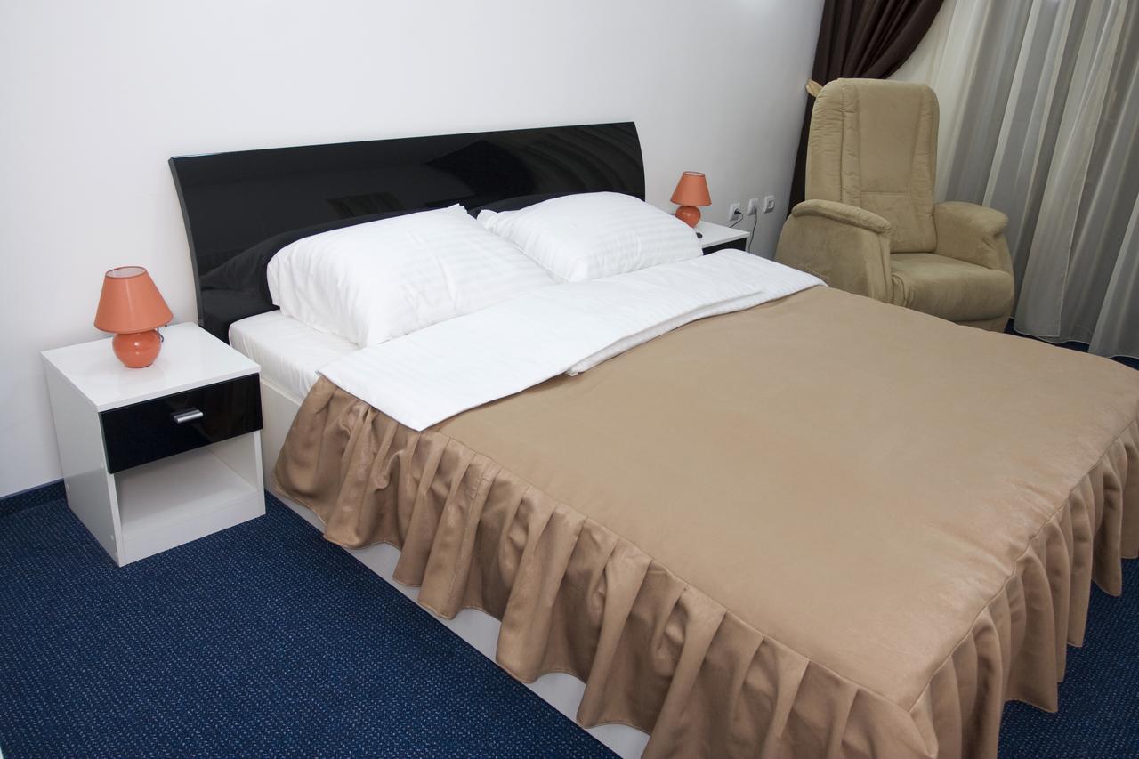 Rhc Royal Hotel Орадя Номер фото